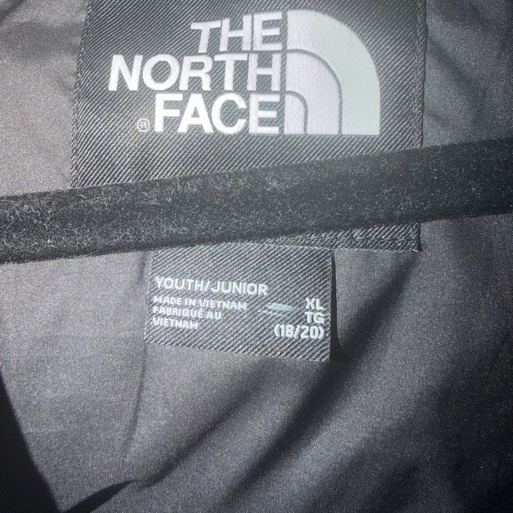 The North Face Red and Black Insulated Jacket - Picture 2 of 5